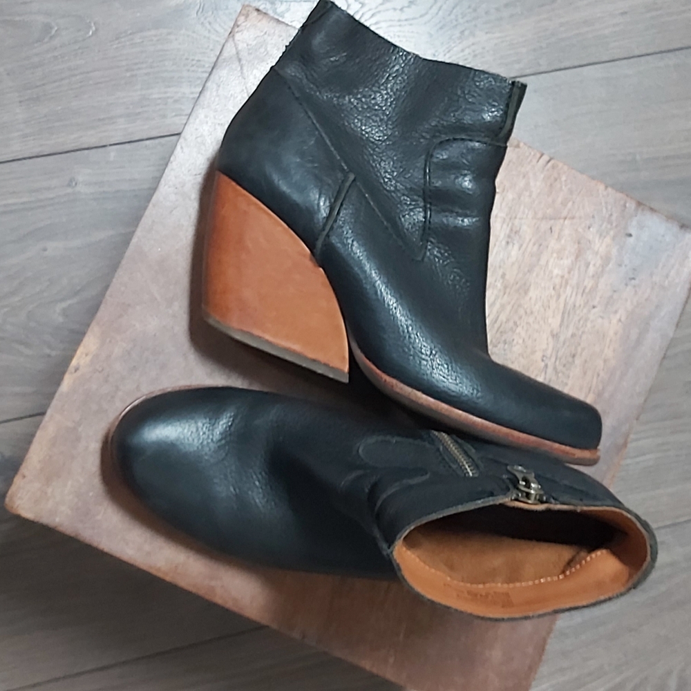 Korks by Kork-Ease Natalya booties